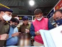 गोंडा: एक्शन में पुलिस, 575 लीटर अवैध शराब जब्त, 45 लोग गिरफ्तार