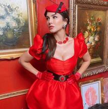 IN PICS: सनी लियोन ने रेड ड्रेस में की तस्वीरें शेयर, फैंस को आईं बेहद पसंद