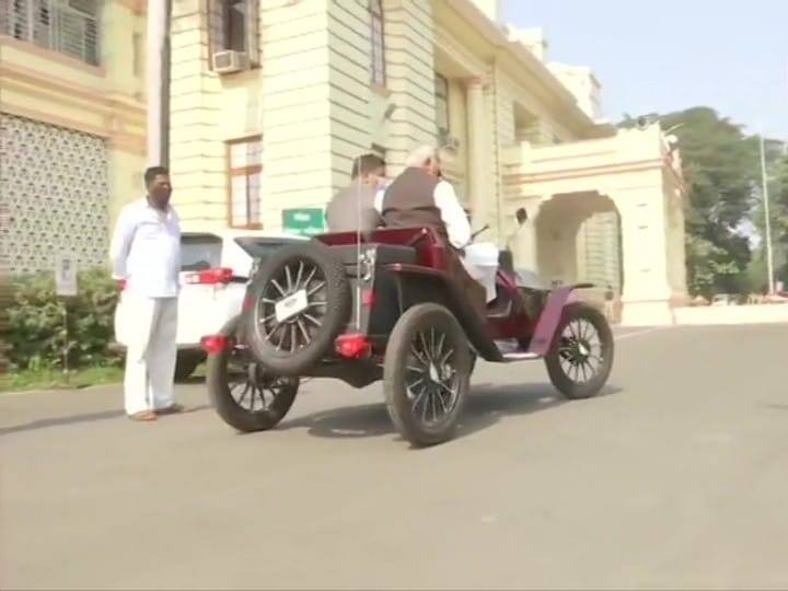 बता दें कि बिहार में प्रदूषण कम करने के लिए मुख्यमंत्री नीतीश कुमार लगातार अलग-अलग कार्यक्रम चला रहे हैं. इस सब में जल, जीवन, हरियाली कार्यक्रम सरकार की सबसे महत्वाकांक्षी कार्यक्रम है.