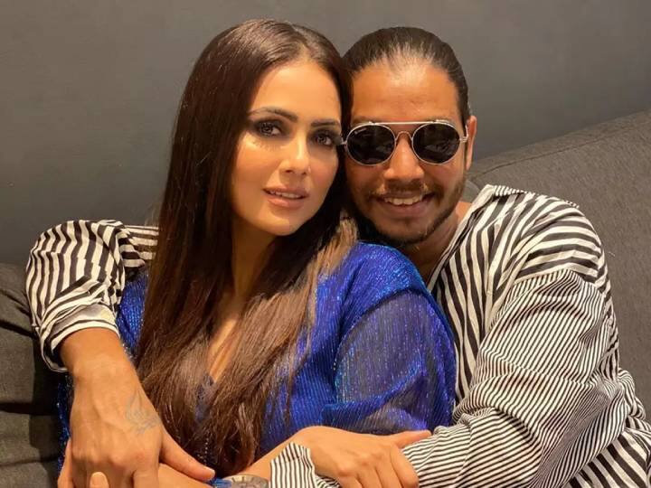 ससे पहले, इसी साल फरवरी में सना खान और कोरियोग्राफर मेल्विन लुइस के बीच हुए ब्रेकअप ने काफी सुर्खियां बटोरी थीं. लुइस से हुए ब्रेकअप से सना इस कदर आहत हुई थीं