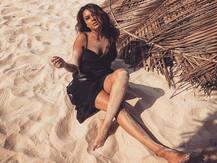 ब्लोंड हेयर और न्यूड मेकअप में दिखा निया शर्मा का ग्लैमरस लुक, गोवा में मना रही हैं वेकेशन