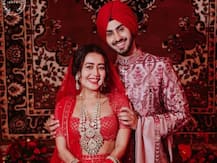 Indian Idol 2020: हनीमून से लौटने के बाद नेहा कक्कड़ ने सेट पर की वापसी, जज हिमेश रेशमिया ने दिया ये गिफ्ट