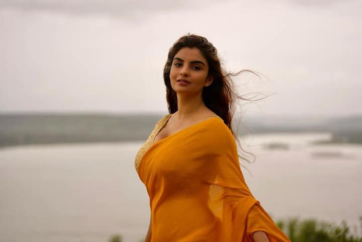 बेहद ही कम समय में अन्वेषी की पॉपुलैरिटी का अंदाज़ा इसी बात से लगाया जा सकता है कि आज के समय में इंस्टाग्राम पर उनके 30 लाख फॉलोअर्स हैं. 