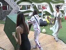 Big Boss 14: कैप्टेंसी टॉस्क के लिए रुबीना-जैस्मीन की दोस्ती में दरार, निक्की की हरकत से घरवालों की उड़ी नींद