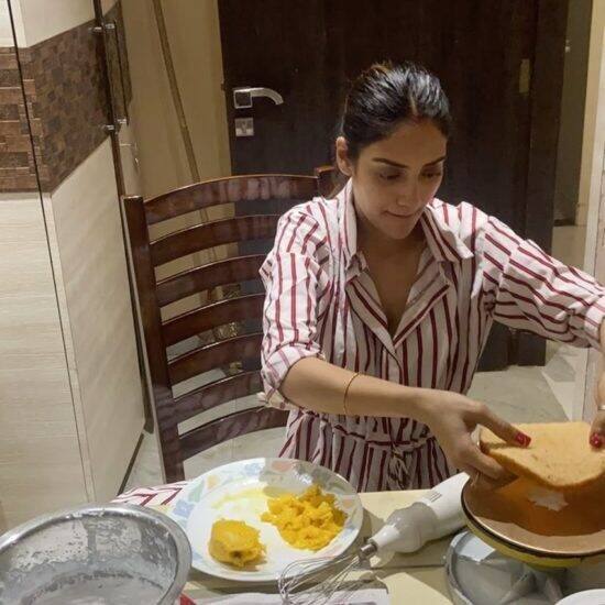 ग्लैमरस नुसरत के ये अंदाज़ आपने शायद ही कभी देखे होंगे.