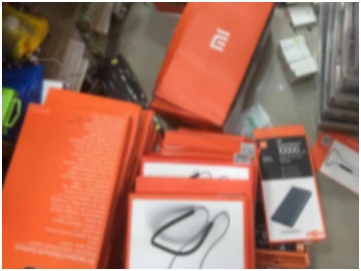बेचे जा रहे थे Xiaomi के नकली प्रोडक्ट्स, कंपनी ने सीज करवाई 33.3 लाख की एक्सेसरीज Xiaomi seized 33.3 lakh fake products in Chennai and Bangalore police arrested suppliers बेचे जा रहे थे Xiaomi के नकली प्रोडक्ट्स, कंपनी ने सीज करवाई 33.3 लाख की एक्सेसरीज