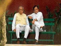 लंबे समय तक कांग्रेस के कोषाध्यक्ष रहे मोतीलाल वोरा से अहमद पटेल को मिली थी अहम जिम्मेदारी, दोनों थे बेहद करीबी