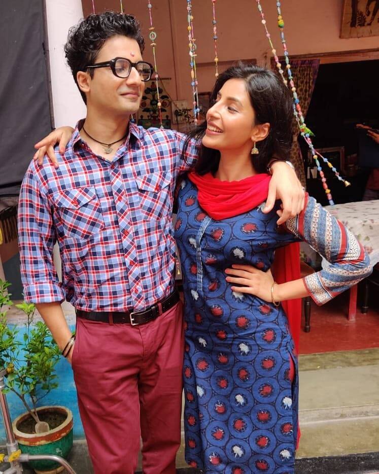 जानिए कौन हैं Vandana Joshi जो मिर्ज़ापुर 2 के रॉबिन की बनने जा रही हैं दुल्हनियां? Priyanshu Painyuli aka Robin of Mirzapur 2 is going to marry Vandana Joshi on 26th november जानिए कौन हैं Vandana Joshi जो मिर्ज़ापुर 2 के रॉबिन की बनने जा रही हैं दुल्हनियां?