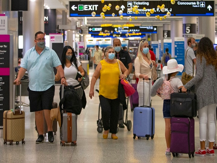 Netherlands and Belgium ban flights due to new strain of Coronavirus in Britain CoronaVirus: कोरोना वायरस के नए स्ट्रेन से दुनिया में खलबली, पूरे यूरोप से कटा ब्रिटेन, कई देशों ने उड़ानें रद्द कीं
