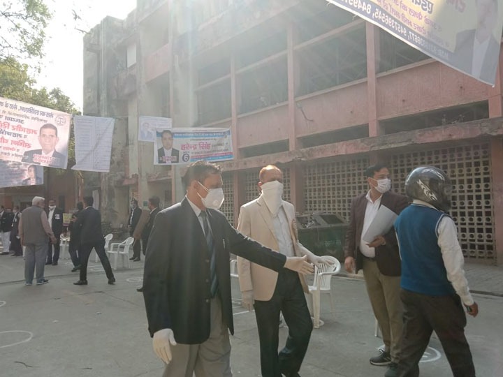 मेरठ बार एसोसिएशन चुनाव के लिए मतदान जारी, कोरोना संक्रमण को लेकर किए गए खास इंतजाम