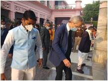 गोरखपुर: गोरखनाथ मंदिर में फ्रांस के राजदूत ने दर्शन-पूजन किया, भव्‍यता देख हुए मोहित