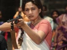 जब इन बॉलीवुड अभिनेत्रियों ने पर्दे पर उठाई बंदूक़ और दाग़ दी गोली, देखिए तस्वीरें!