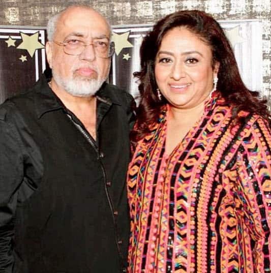 जेपी दत्ता-बिंदिया गोस्वामी: 'बॉर्डर', 'एलओसी कारगिल' और 'उमराव जान' जैसी फिल्म बना चुके बॉलीवुड के फेमस डायरेक्टर जेपी दत्ता ने एक्ट्रेस बिंदिया गोस्वामी से 1985 में शादी की थी. दोनों की दो बेटियां निधि और सिद्धि हैं.