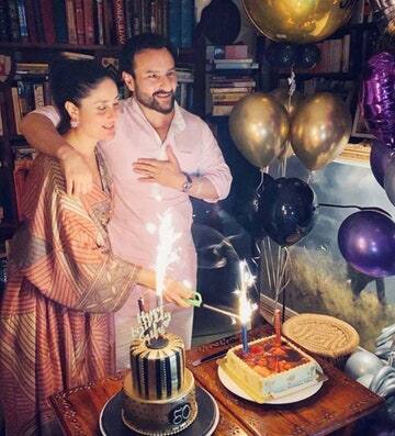 यहां भी घर को आलीशान तरीके से सजाया गया है जिसमें एक बहुत बड़ी लाइब्रेरी है क्योंकि सैफ को पढ़ने का बहुत शौक है. घर में डार्क वुडन फर्नीचर के साथ-साथ बुक शेल्व बनाए गए हैं. साथ ही एंटीक लुक वाली चीज़ों और विंटेज डेकोरेशन आइटम्स से घर को सजाया गया है.