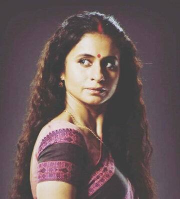 रसिका दुग्गल: रसिका के चमकते करियर में भी मिर्जापुर वेबसीरीज में उनके द्वारा निभाए किरदार बीना त्रिपाठी को नज़रअंदाज नहीं किया जा सकता. इसके अलावा उन्हें ओटीटी पर रिलीज हुई फिल्म लूटकेस और ए सूटेबल ब्वॉय में भी काफी सराहा गया है.