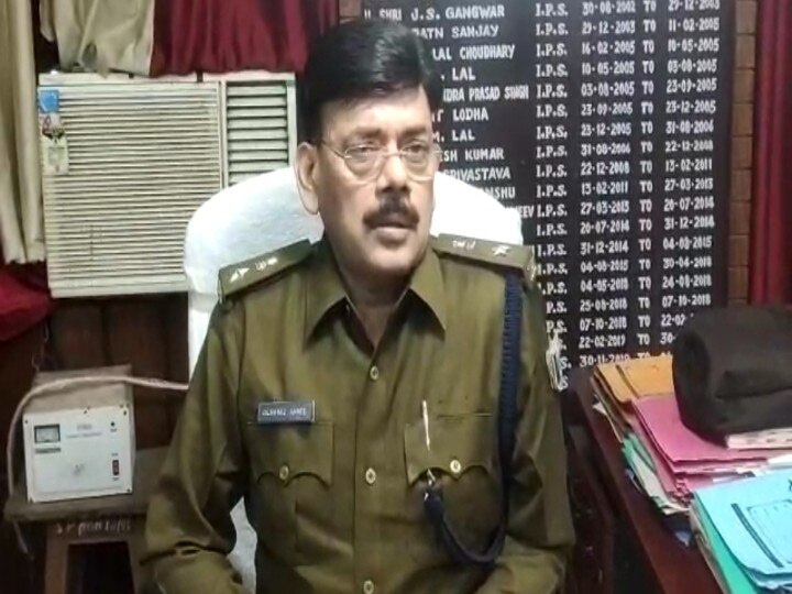 बिहार: कैमूर पुलिस ने 4 कुख्यात अपराधियों को किया गिरफ्तार, चोरी की दो ट्रैक्टर और चार मोबाइल किया जब्त