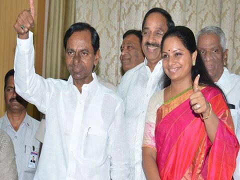 तेलंगाना: CM चंद्रशेखर राव की बेटी ने कहा- 'बीजेपी किसानों के मुद्दे पर कोई फोकस नहीं कर रही' तेलंगाना: CM चंद्रशेखर राव की बेटी ने कहा- 'बीजेपी किसानों के मुद्दे पर कोई फोकस नहीं कर रही'