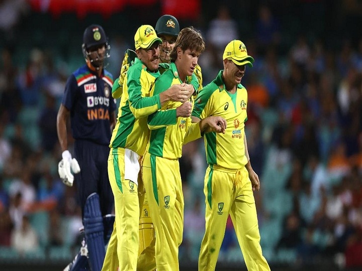 Ind vs Aus: Australia won by 66 runs against india India vs Australia Steven Smith finch Adam Zampa Pandya dhawan Ind vs Aus: ऑस्ट्रेलिया ने भारत को पहले वनडे में दी मात, स्टीव स्मिथ बने मैन ऑफ द मैच