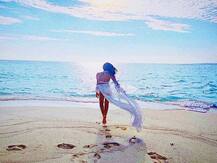 व्हाइट कलर की बिकिनी में तारा सुतारिया का दिखा ग्लैमरस अंदाज, फिदा हुए फैन्स