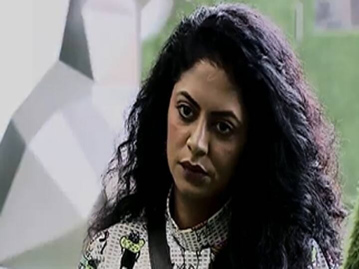 Kavita Kaushik supports Nikka Tamboli against each other कैप्टेंसी टास्क में घरवाले हुए एक-दूसरे के खिलाफ, कविता कौशिक ने किया निक्की तंबोली का समर्थन