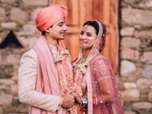 मिर्ज़ापुर 2 फेम Priyanshu Painyuli ने गर्लफ्रेंड वंदना जोशी संग लिए सात फेरे, नए जोड़े की देखें खूबसूरत तस्वीरें