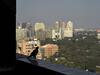 Delhi Pollution: तेज हवाओं और पराली के कम जलने से एयर क्वालिटी में सुधार