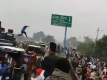 Farmers Protest: वॉटर कैनन को बंद करने वाले शख्स पर हत्या की कोशिश का केस दर्ज