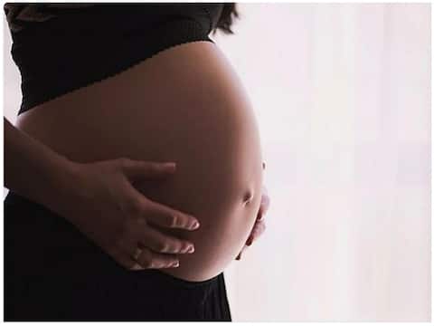 क्या आप 35 साल के बाद मां बनने का सपना संजो रही हैं? आपको इन बातों का रखना होगा ख्याल क्या आप 35 साल के बाद मां बनने का सपना संजो रही हैं? आपको इन बातों का रखना होगा ख्याल