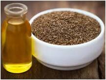 एक ग्लास तुलसी और अजवाइन का पानी पीने से वजन घटने के अलावा भी होता है फायदा, जानें कैसे बनाएं