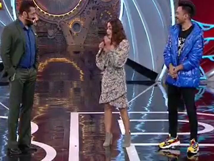 इस गानें की शूटिंग पर हुई थी नेहा-रोहनप्रीत की पहली मुलाकात, एक दिन में ही नेहा ने ले लिया था शादी करने का फैसला Neha-Rohanpreet first meeting was on the shooting of this anthem, in one day, Neha decided to get married इस गानें की शूटिंग पर हुई थी नेहा-रोहनप्रीत की पहली मुलाकात, एक दिन में ही नेहा ने ले लिया था शादी करने का फैसला