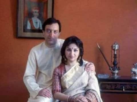 शर्मीला टैगोर और नवाब पटौदी की लव स्टोरी में क्या था उन ‘7 रेफ्रिजरेटरों’ का किस्सा, आप भी जानिए शर्मीला टैगोर और नवाब पटौदी की लव स्टोरी में क्या था उन ‘7 रेफ्रिजरेटरों’ का किस्सा, आप भी जानिए