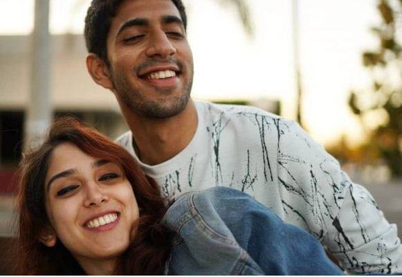 इरा खान और मिशाल कृपलानी : साल 2019 में म्यूजीशियन मिशाल कृपलानी के साथ अपने रिलेशन को सार्वजनिक कर चुकीं इरा के लिए साल 2020 अच्छा नहीं रहा. मीडिया रिपोर्ट्स के अनुसार, यह कपल इसी साल एक दूसरे से अलग हो चुका है और ख़बरें हैं कि इन दिनों इरा का अफेयर उनके ही फिटनेस कोच नूपुर शिखरे के साथ चल रहा है.