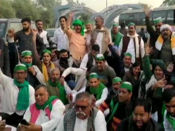 Farmer protest: FIR lodged against farmers protesting on Singhu border, case registered under epidemic act किसान आंदोलन: सिंघु बॉर्डर पर प्रदर्शन कर रहे किसानों के खिलाफ FIR, महामारी एक्ट के तहत दर्ज किया गया केस
