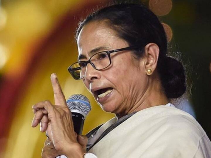 ममता बनर्जी बोलीं- राज्य में हम लगवा रहे फ्री वैक्सीन, बीजेपी का जवाब- पहले चरण में टीके का खर्च केंद्र ने दिया Mamta Banerjee said We are providing free vaccine in West Bengal BJP Kailash Vijayvargiya replied ममता बनर्जी बोलीं- राज्य में हम लगवा रहे फ्री वैक्सीन, बीजेपी का जवाब- पहले चरण में टीके का खर्च केंद्र ने दिया