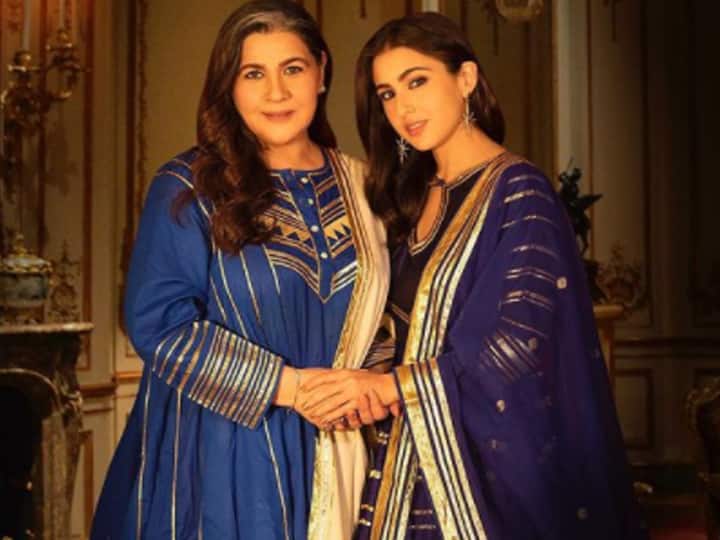 सैफ अली खान और अमृता सिंह की बेटी सारा अली खान बिल्कुल अपनी मां की तरह लगती हैं. अमृता सिंह से उनका चेहरा काफी मिलता है.(फोटो इंस्टाग्राम)