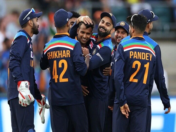Ind vs Aus: Tamil Nadu bowler yorker king inspiring story T natarajan debut for indian cricket team against Australia Ind vs Aus: पिता करते थे मजदूरी, मां सड़क के किनारे चलाती थीं दुकान, जानिए नटराजन की संघर्ष की कहानी