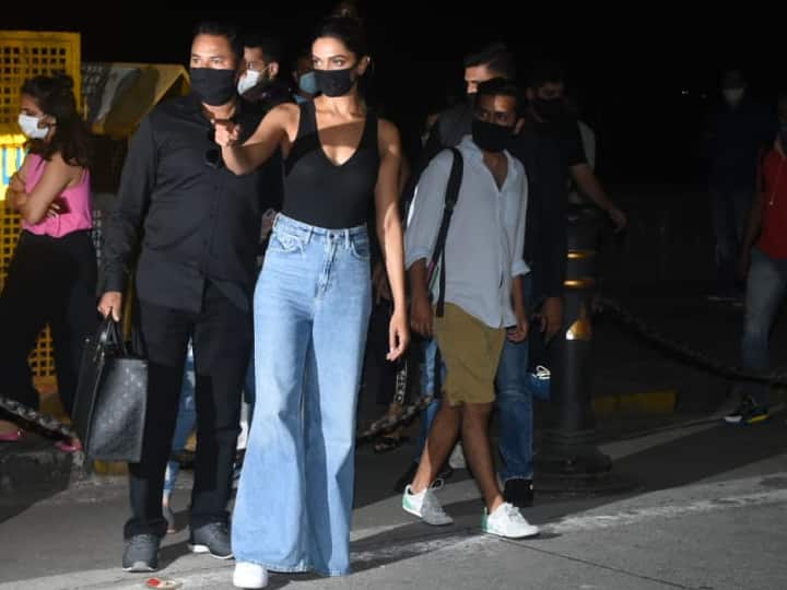 वर्क फ्रंट की बात करें तो दीपिका अपनी आने वाली फिल्म 83 में अपने पति रणवीर सिंह के साथ नज़र आएंगी. 