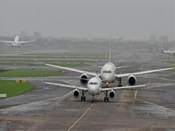 Bihar: Bad weather forced emergency landing of mumbai bound flight from Darbhanga....Passengers are safe...ann बिहार: मौसम खराब होने के कारण मुंबई से दरभंगा जाने वाली फ्लाइट की कराई गई इमरजेंसी लैंडिंग, सभी यात्री सुरक्षित