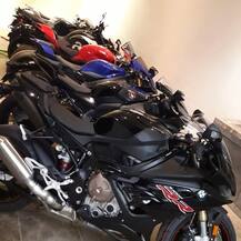 इन अलग अलग तस्वीरों में दिखती है अभिनेता John Abraham के लग्ज़री हाउस की झलक, आप भी देखें