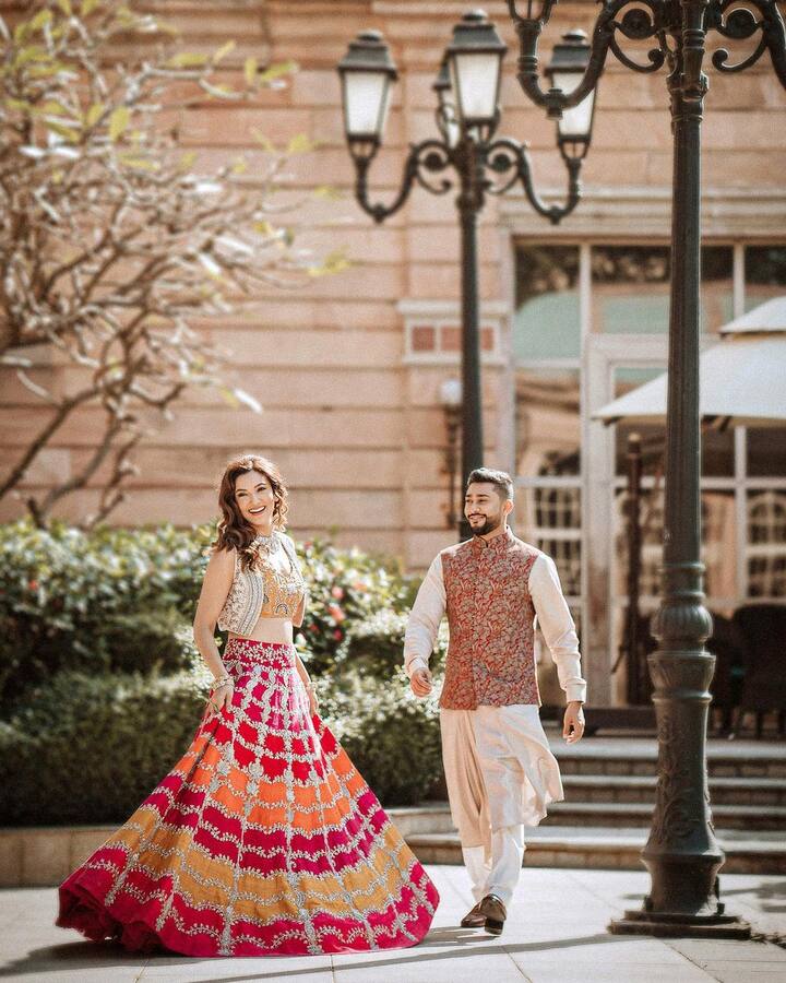 गौहर खान ने लॉन्ग टाइम ब्वॉयफ्रेंड रहे जैद दरबार से हाल ही में सगाई की है और 25 दिसंबर यानी क्रिसमस के मौके पर अपने मंगेतर से शादी करने वाली हैं.