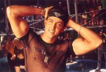 Deepika Padukone से लेकर Hrithik Roshan तक, पहली फिल्म से हिट हुए इन स्टार्स को बॉलीवुड में मिली सक्सेस