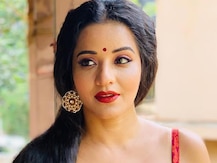 भोजपुरी एक्ट्रेस Monalisa ने बाथटब में कराया फोटोशूट, सोशल मीडिया पर शेयर की फोटो