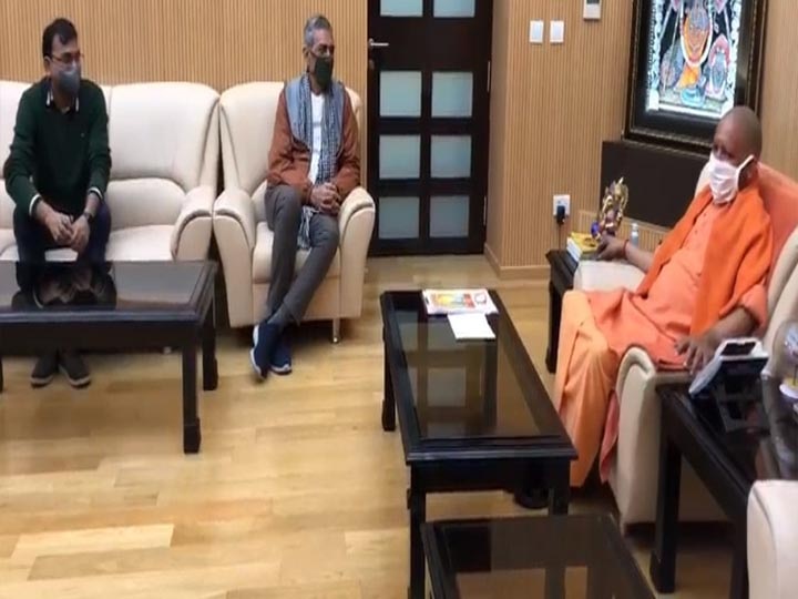 Famous Film director met with Uttar Pradesh Chief Minister Yogi Aditynath मशहूर फिल्म डायरेक्टर प्रकाश झा ने सीएम योगी से की मुलाकात, कहा-फिल्म इंडस्ट्री के लिये यूपी में उत्साहजनक माहौल