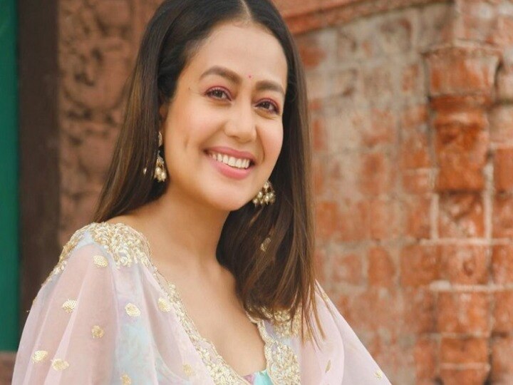 स्टेज पर जाते ही बढ़ जाती है Neha Kakkar के दिल ही धड़कन, कांपने लगते हैं हाथ, खुद किया खुलासा