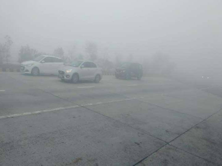 ग्रेटर नोएडा: घने कोहरे से यमुना एक्सप्रेस पर दर्जन भर से ज्यादा गाड़ियां भिड़ी, ऑटो सवार की मौत dozen of Vehicles collide on Yamuna express way, one died ann ग्रेटर नोएडा: घने कोहरे से यमुना एक्सप्रेस पर दर्जन भर से ज्यादा गाड़ियां भिड़ी, ऑटो सवार की मौत