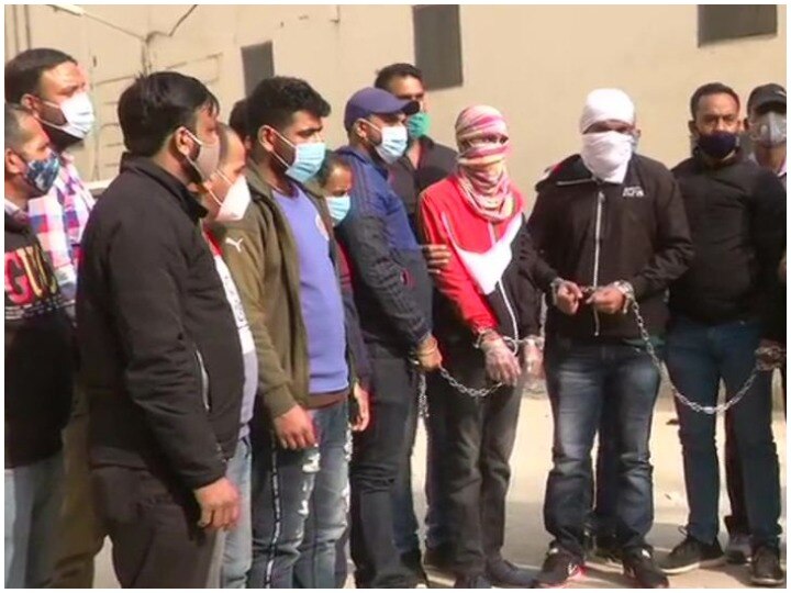 दिल्ली में आज पकड़े गए आतंकवादियों का किसान आंदोलन से कोई कनेक्शन नहीं: DCP प्रमोद सिंह कुशवाहा Terrorists caught in Delhi today have no connection with farmer movement: DCP Pramod Kushwaha ANN दिल्ली में आज पकड़े गए आतंकवादियों का किसान आंदोलन से कोई कनेक्शन नहीं: DCP प्रमोद सिंह कुशवाहा