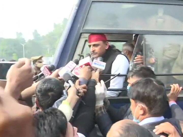 अखिलेश ने की लोकसभा अध्यक्ष से हस्तक्षेप की मांग, कहा- कोरोना के जरिए लोकतंत्र का गला घोंटना चाहती है सरकार sp chief akhilesh yadav writes letter to loksabha speaker demanded intervention from Lok Sabha Speaker अखिलेश ने की लोकसभा अध्यक्ष से हस्तक्षेप की मांग, कहा- कोरोना के जरिए लोकतंत्र का गला घोंटना चाहती है सरकार