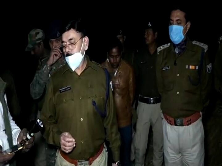 बिहार: कैमूर में ट्रैक्टर पर नकली शराब तैयार करते थे तस्कर, पुलिस ने छापेमारी कर किया गिरफ्तार Bihar: Smugglers used to prepare fake liquor on tractor in Kaimur, police arrested by raiding ann बिहार: कैमूर में ट्रैक्टर पर नकली शराब तैयार करते थे तस्कर, पुलिस ने छापेमारी कर किया गिरफ्तार