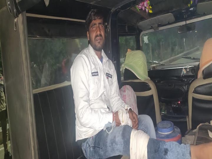 Three robbers arrested in Encounter with Police in Greater Noida ann ग्रेटर नोएडा: कंपनी के गोदामों को लूटने वाले तीन बदमाश पुलिस मुठभेड़ में गिरफ्तार, नकली नंबर प्लेट लगा कैंटर बरामद