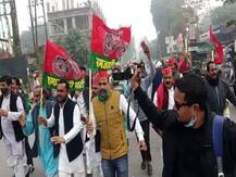 गोरखपुर में भी दिखा किसान आंदोलन का असर, सपा, कांग्रेस और 'आप' ने किया चक्‍काजाम